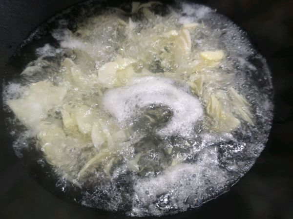 冬笋木耳炖鸡汤