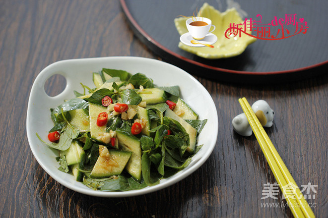 荆芥拌黄瓜的做法