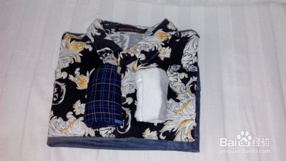 如何简单叠衣服,裤子,袜子,内裤