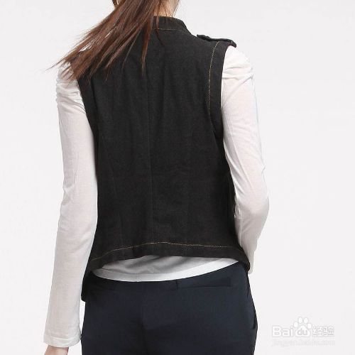 黑色牛仔马甲怎么搭配衣服 百度经验
