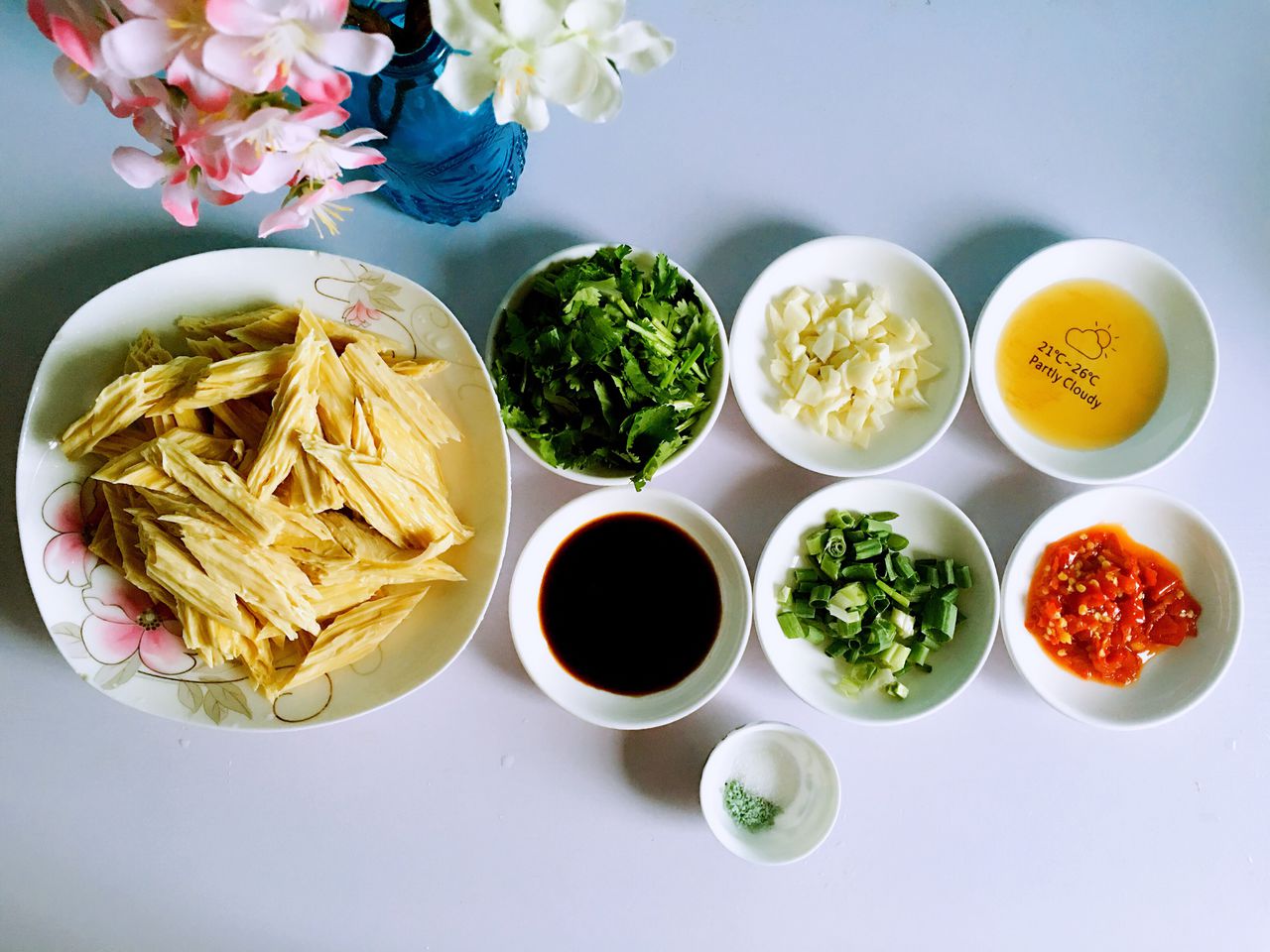 凉拌腐竹的做法，快收快收！