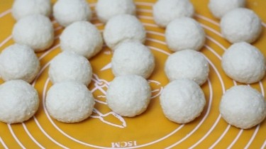 牛奶椰蓉小餐包的做法