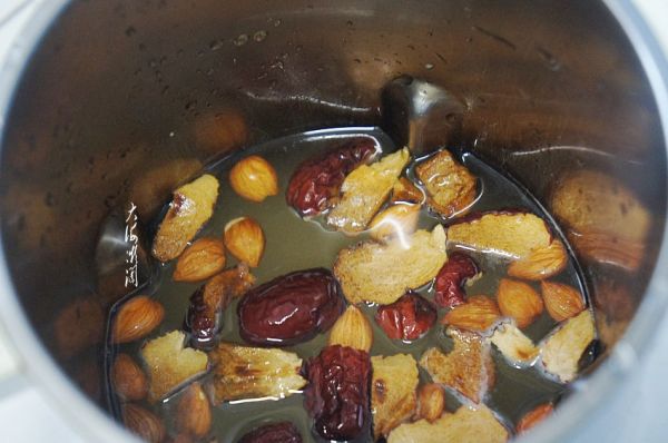 红枣杏仁杂粮羹