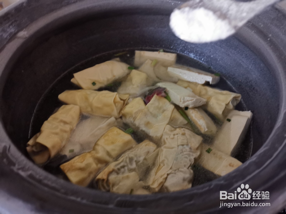 砂锅豆皮卷汤煲