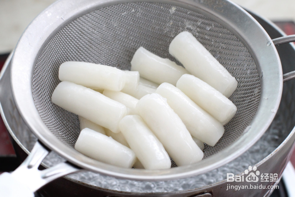 辣白菜肥牛炒年糕的做法