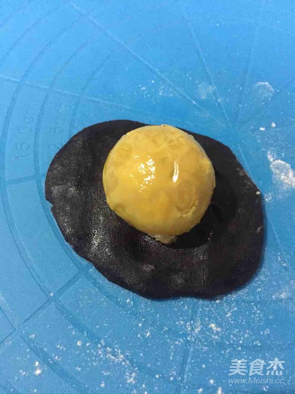 花式蛋黄酥的做法