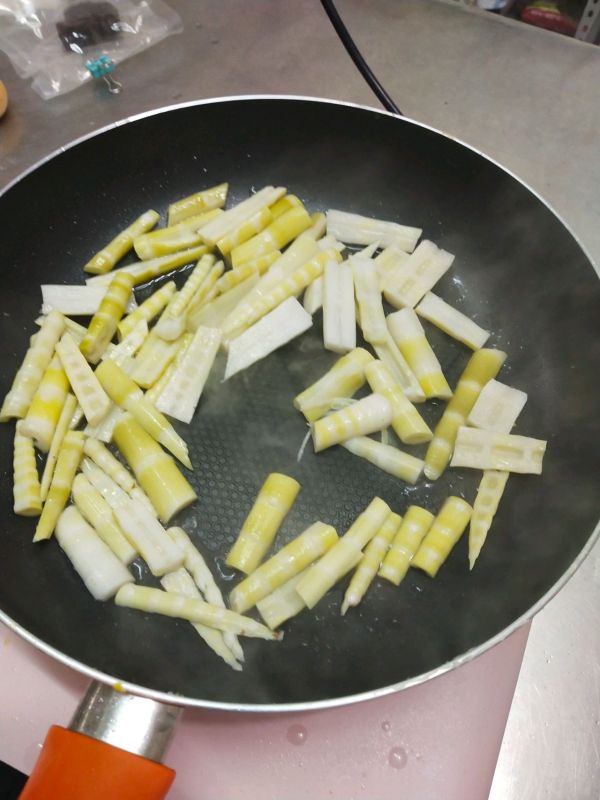 英姿飒爽油焖笋