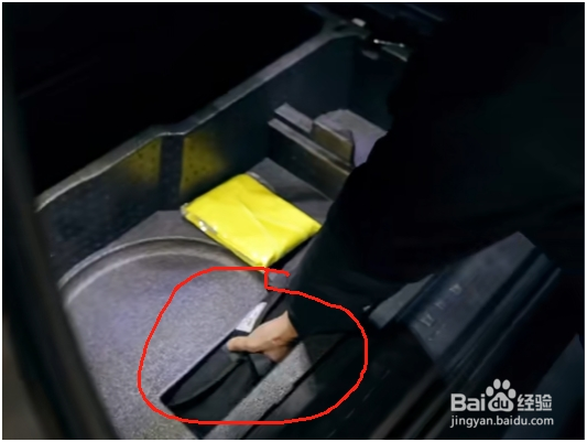 捷途旅行者备胎怎么拿取？