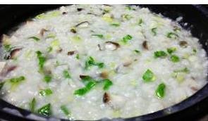 家庭版香菇蔬菜粥