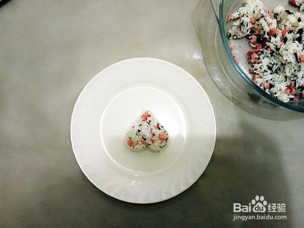 怎么做海苔火腿饭团