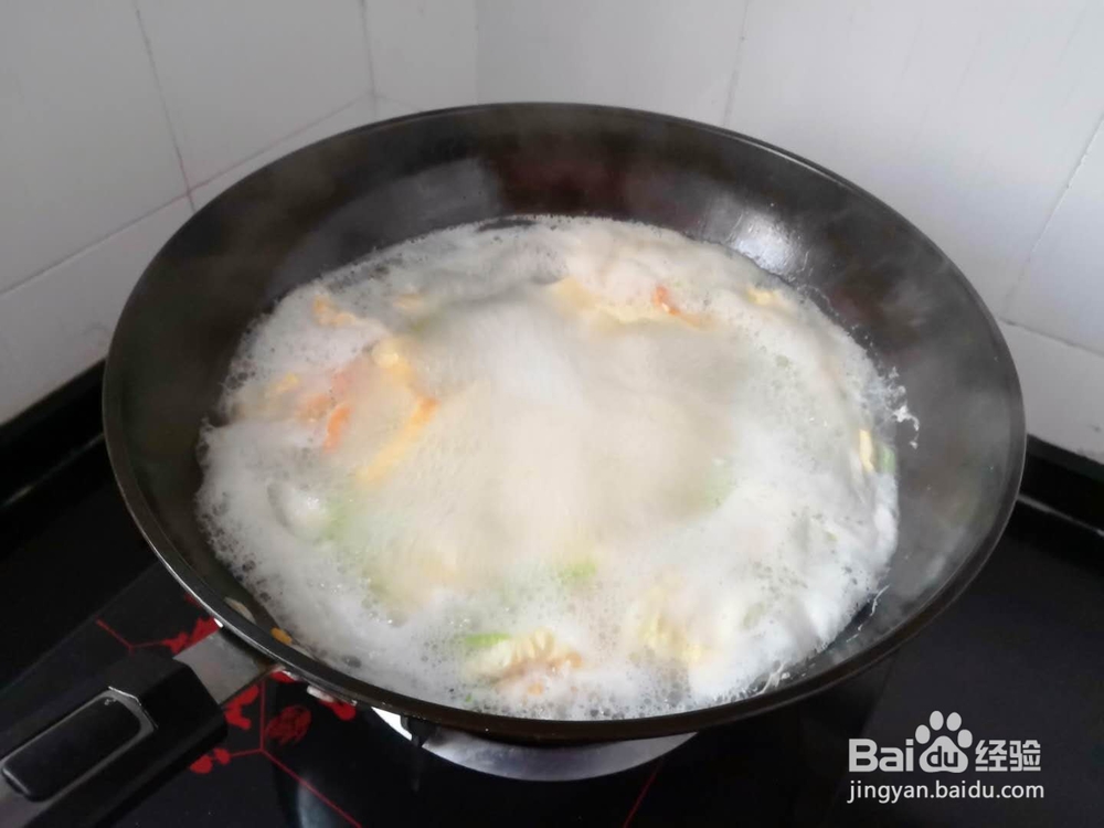 青椒火腿鸡蛋面的做法