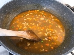 三只小鸡日式鸡腿咖喱饭的做法