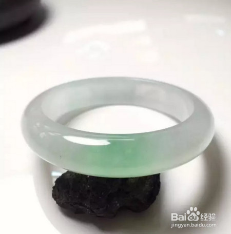 翡翠经常说水头，但水头到底指什么意思？