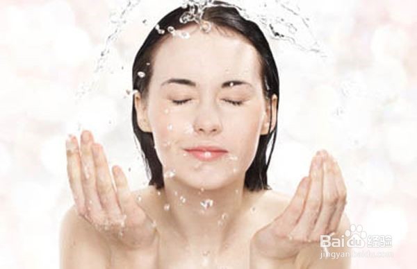 如何用本草美白膏洗脸