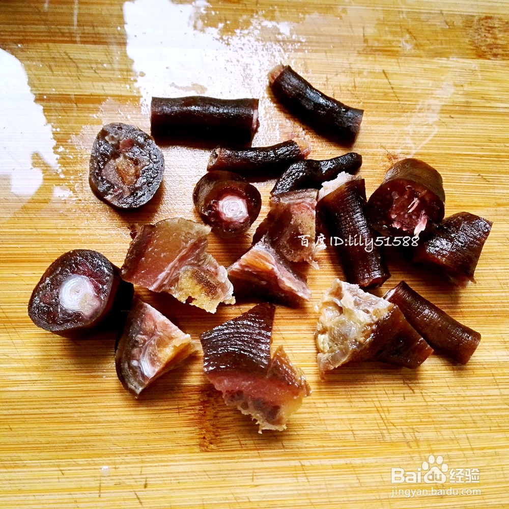 腊猪尾巴怎么做好吃？熏好的猪尾巴炖汤做法