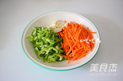 肉丝剪刀面的做法