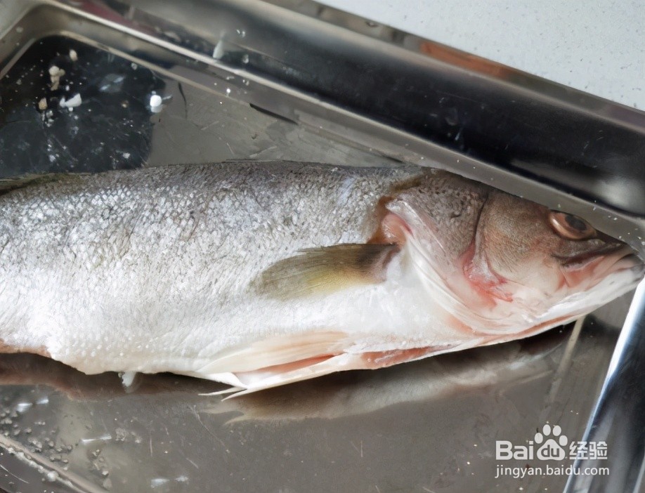 家庭自制清蒸鲈鱼