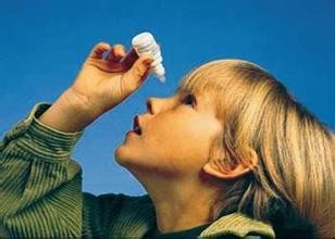 使用眼药水的常见误区