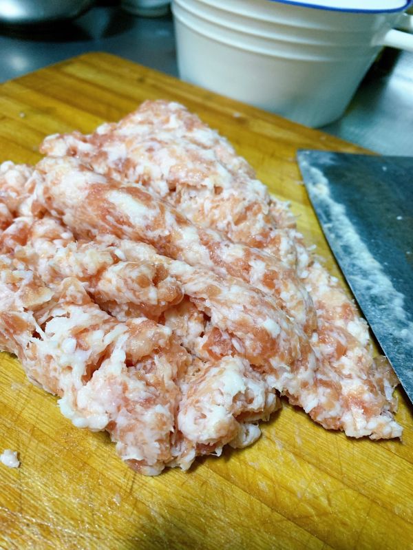 荠菜猪肉馅手工饺子