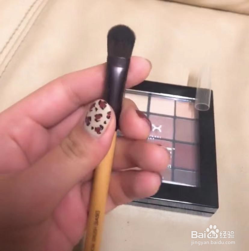 眼影刷的用法,你学会了吗?