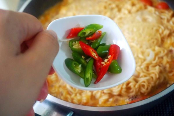 海鲜冬阴功泡面