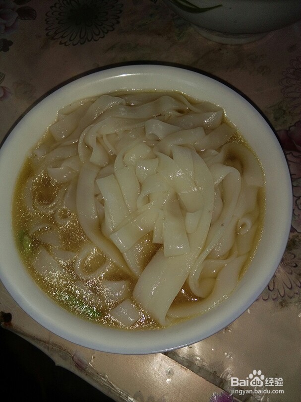 产妇营养早餐――乌鸡汤煮卷粉