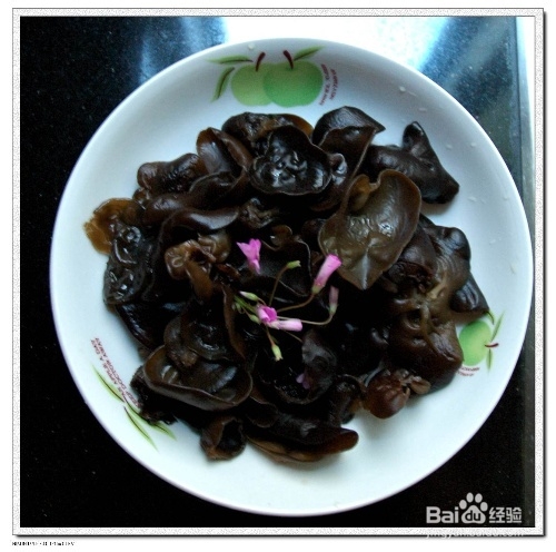 减肥食谱之蔬菜篇：[1]黄瓜拌木耳