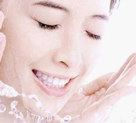 红血丝皮肤该怎样洗脸