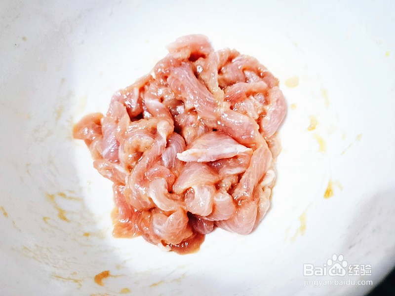 胡萝卜丝炒肉的简单做法