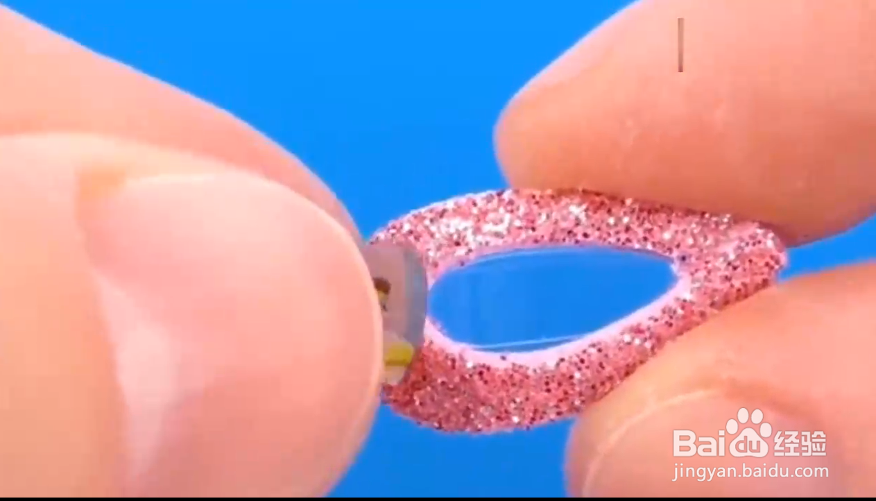 怎样给芭比娃娃做发卡