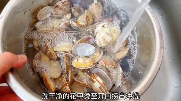 自制金银蒜蓉粉丝蒸生蚝