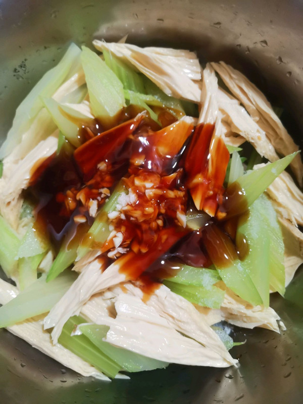 凉拌蚝油西芹腐竹