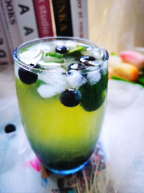 桃桃西打汽泡水