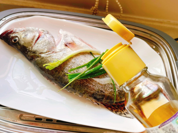 夏日鲜汁大蒜粉桂鱼