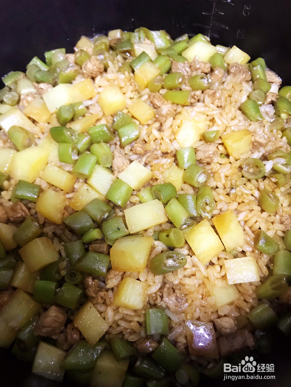 家常餐豆角土豆焖饭