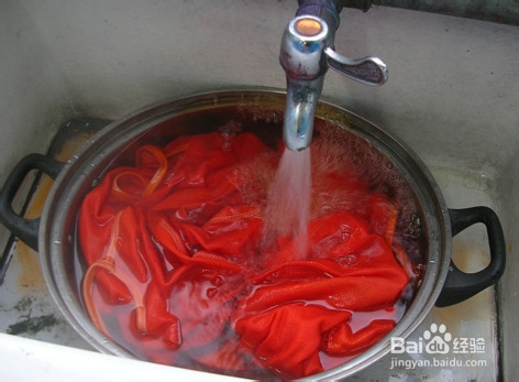 DIY 自制漂亮的扎染服装：[6]染色技法