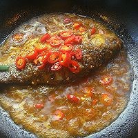 家常红烧鲫鱼的做法