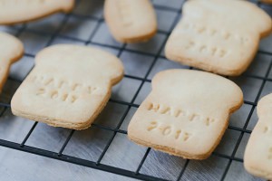 蜂蜜炼乳小饼干怎么做?家常小零食