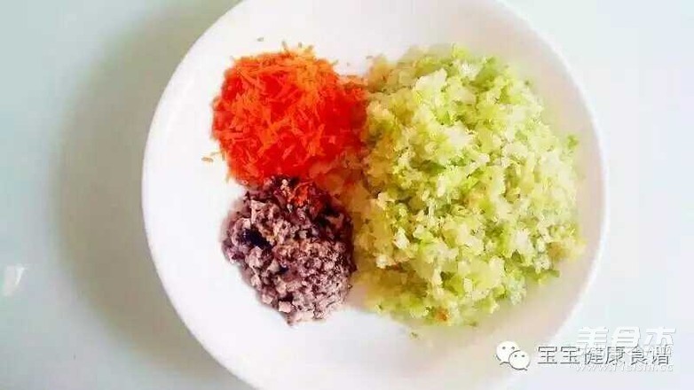 松软的大包子和肉龙