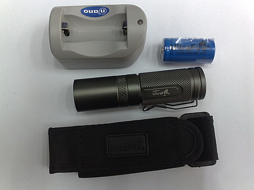 怎样选购看和田玉的手电筒