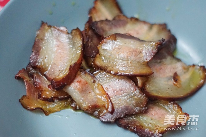腊肉煸土豆的做法