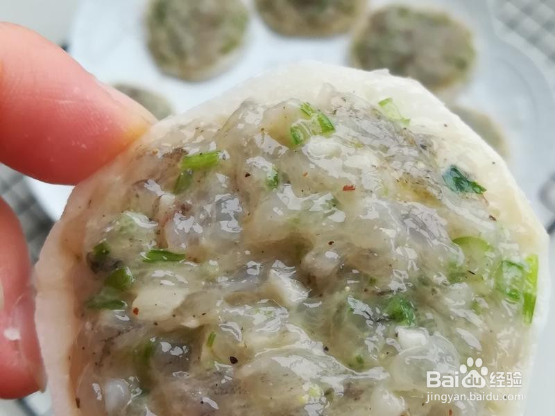 虾仁藕饼邂逅桃胶炖奶的做法