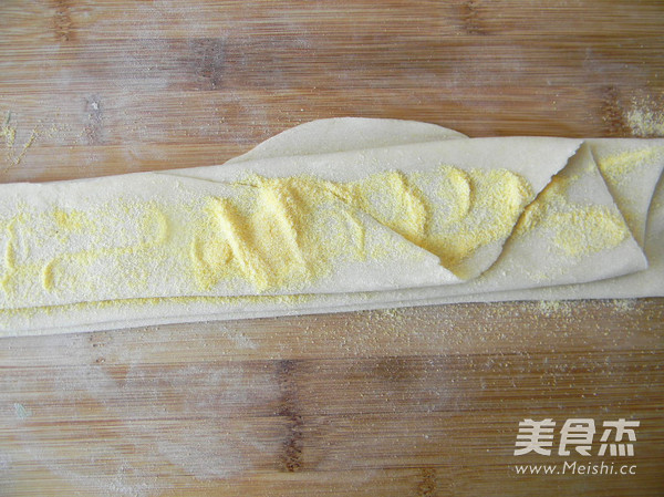 鸡蛋炸酱手擀面