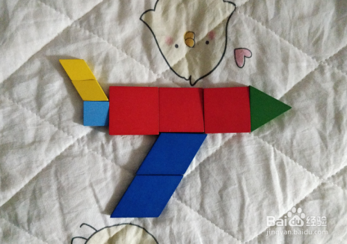 用几何形状怎么拼一架小飞机?