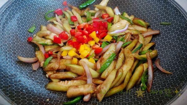 葱椒生炒丝瓜条