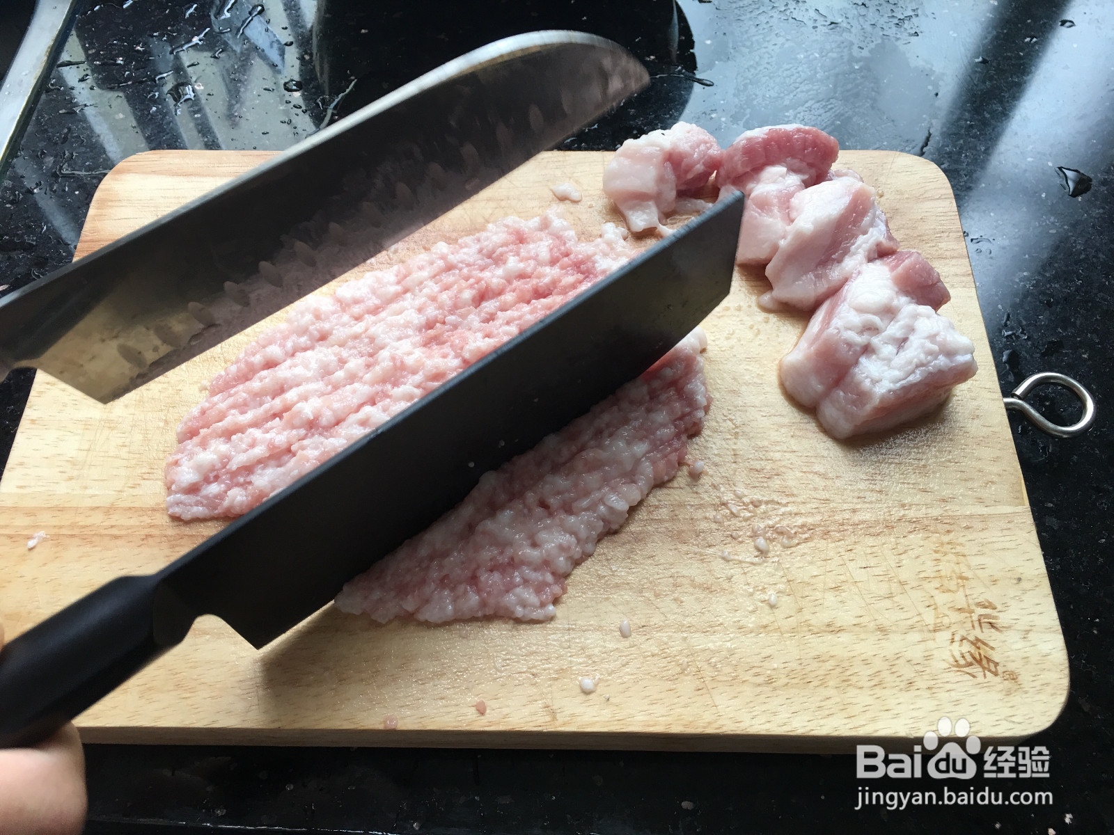 猪肉白菜香菇饺子的做法