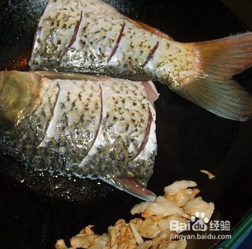 垮炖鱼的做法