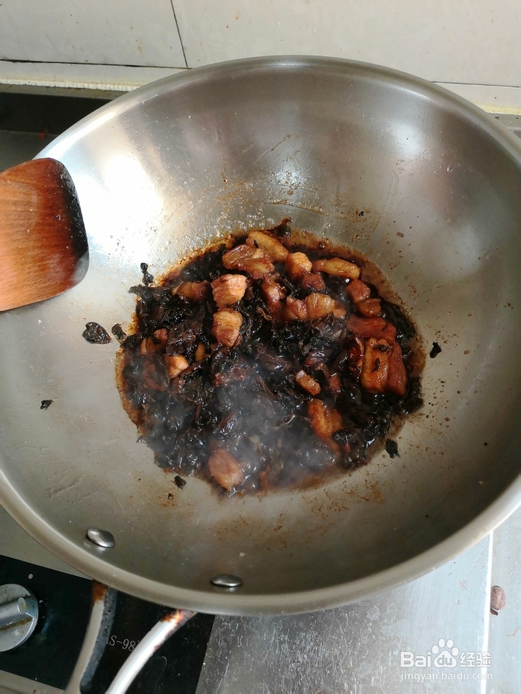 一个人做梅干菜烧肉