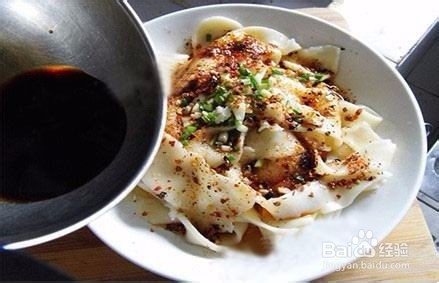 自制家庭美味菜肴：油泼扯面