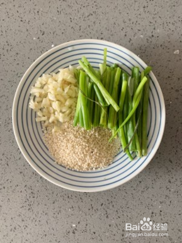 10分钟搞定的一碗葱油拌面